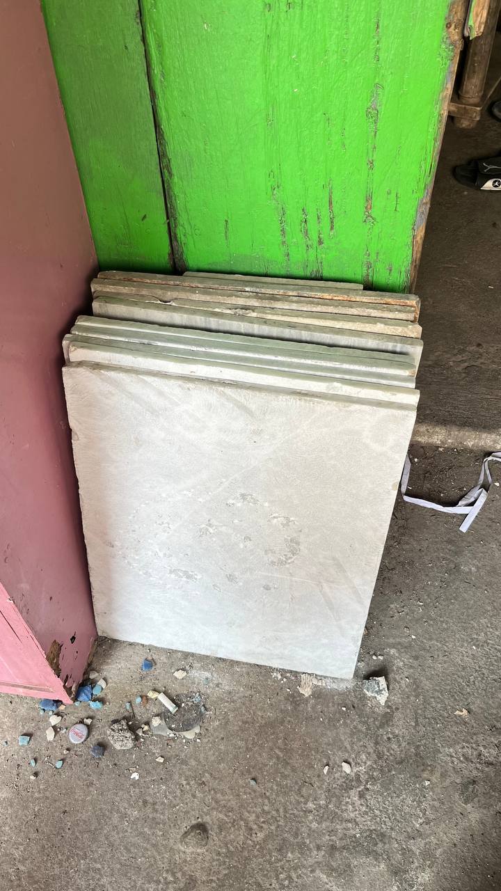 Mga lapida sa sementeryo